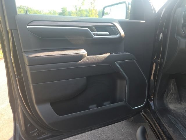 Used 2023 Chevrolet Silverado 1500 RST w/ Redline Edition AWD/4WD image 22