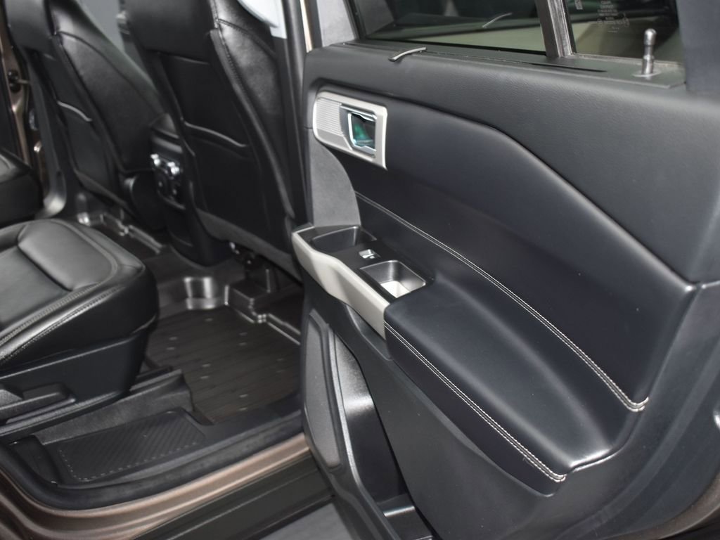 Certified 2021 Ford Explorer Limited w/ Equipment Group 301A image 16