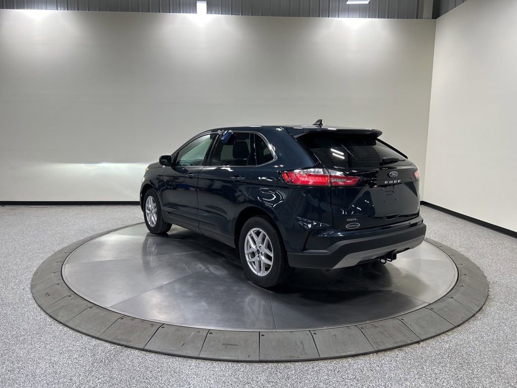 Certified 2024 Ford Edge SEL w/ Convenience Package AWD/4WD image 9