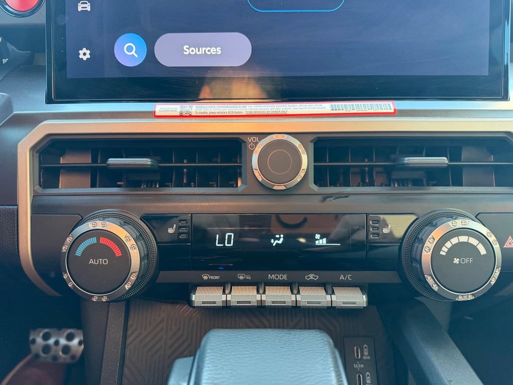 Used 2025 Toyota Tacoma TRD Sport AWD/4WD image 13