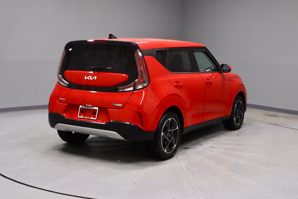 Used 2025 Kia Soul EX FWD image 12