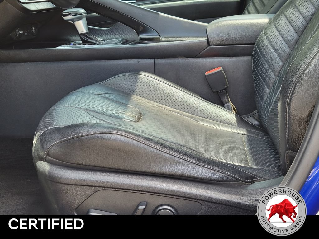 Used 2022 Hyundai Elantra Limited w/ Preferred Accessory Package FWD image 23