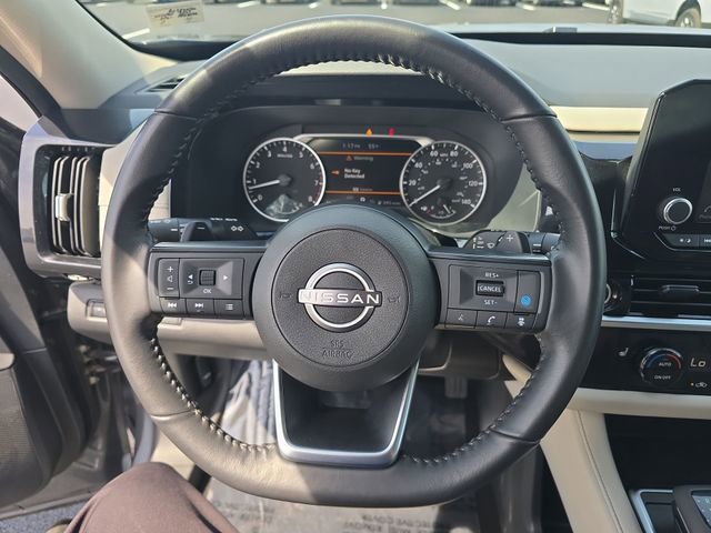 Used 2024 Nissan Pathfinder SV AWD/4WD image 14