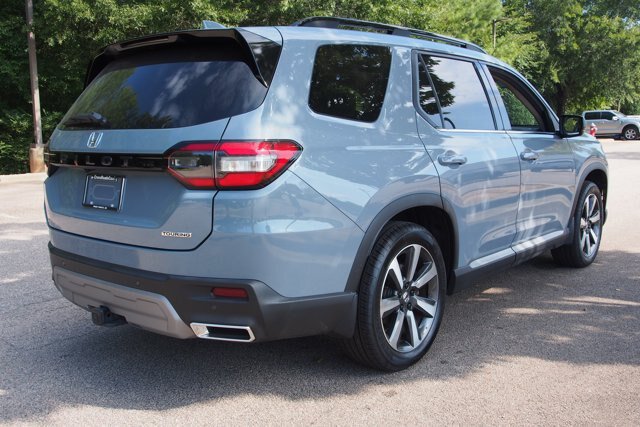 Used 2025 Honda Pilot Touring image 7