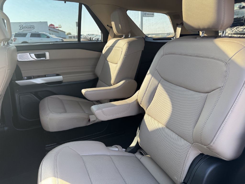 Certified 2023 Ford Explorer Limited w/ Limited Technology Package AWD/4WD image 39