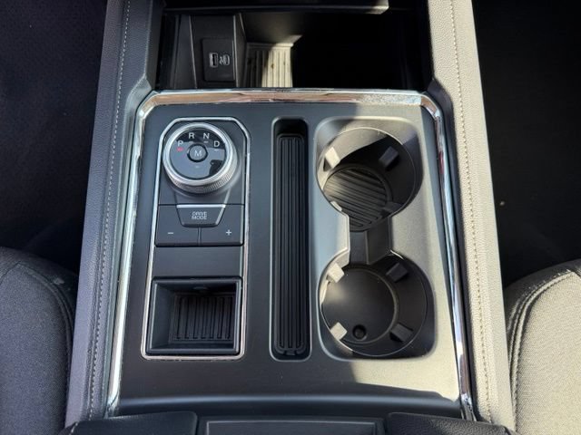 Certified 2024 Ford Expedition XLT RWD image 22