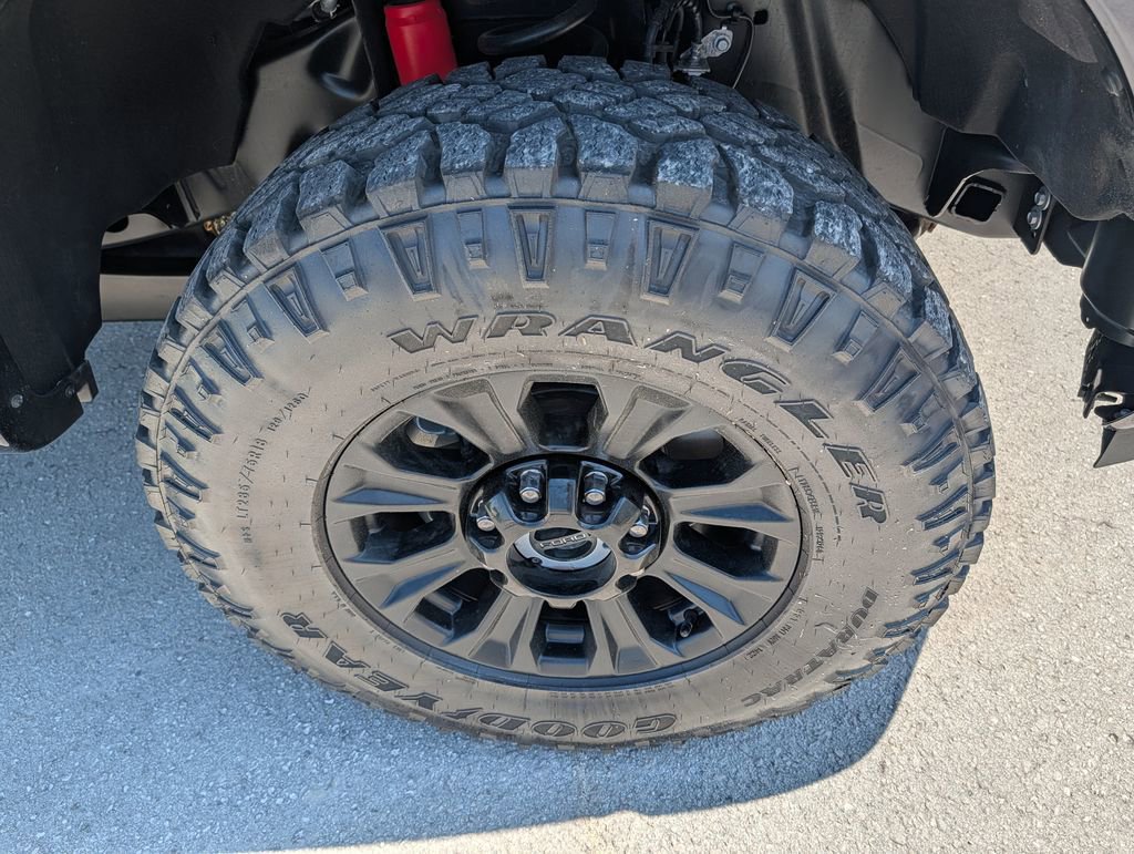 Certified 2022 Ford F250 Platinum w/ Tremor Off-Road Package AWD/4WD image 37