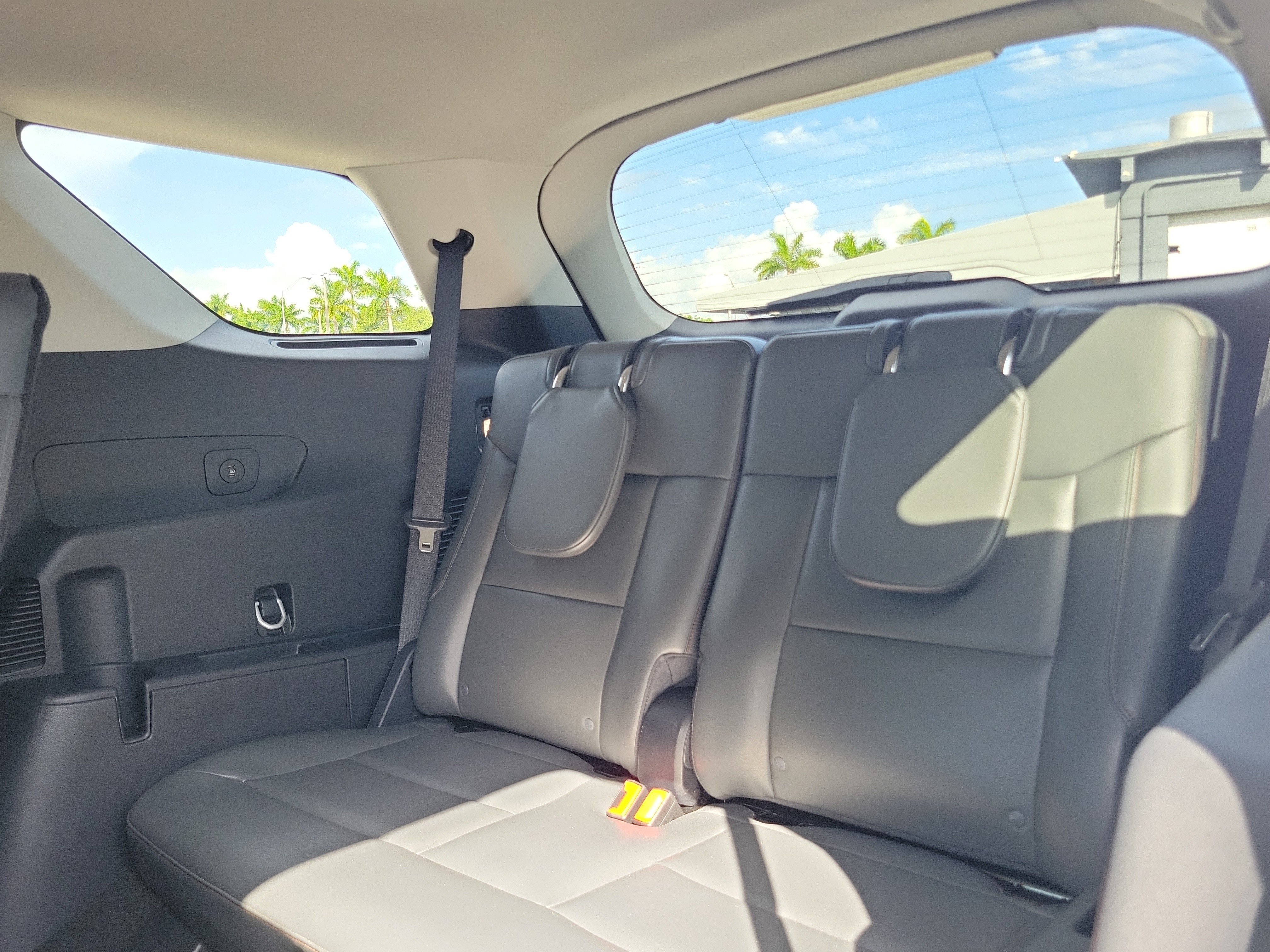 Certified 2025 Ford Explorer Active w/ Active Comfort Package RWD image 17