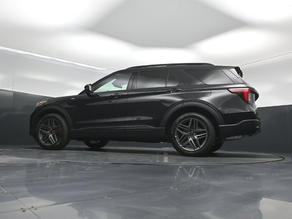 Certified 2026 Ford Explorer ST-Line w/ ST-Line Street Pack AWD/4WD image 51
