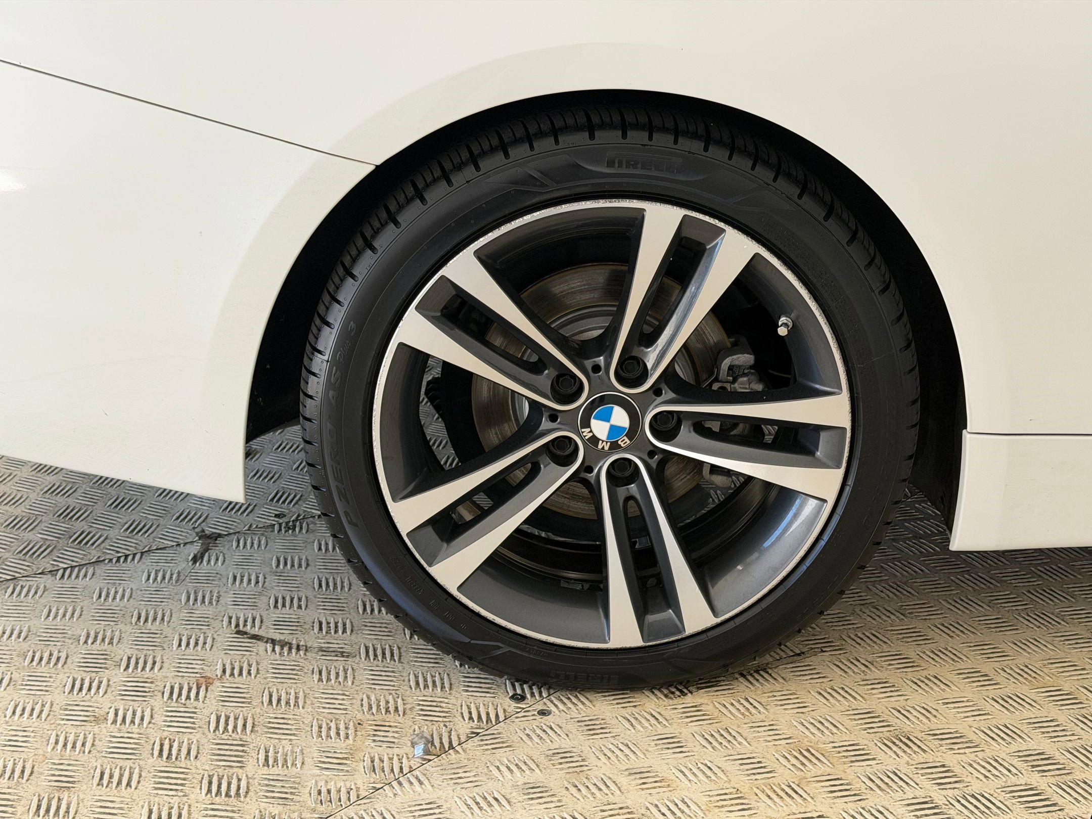 Used 2020 BMW 430i Convertible w/ Convenience Package image 12