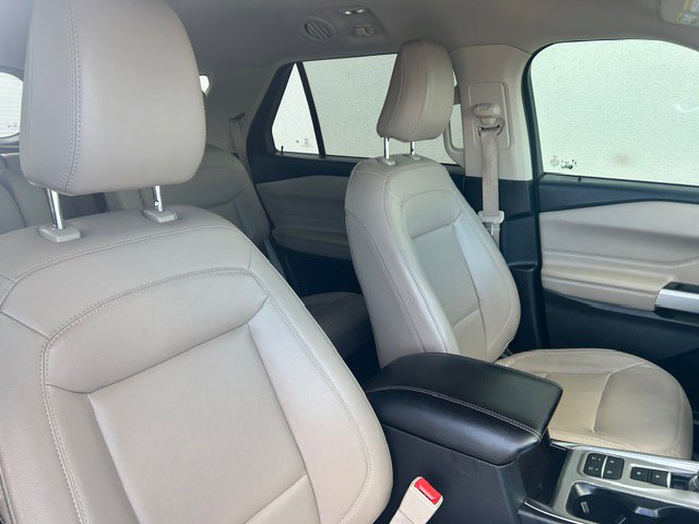 Certified 2021 Ford Explorer XLT w/ Equipment Group 202A RWD image 16
