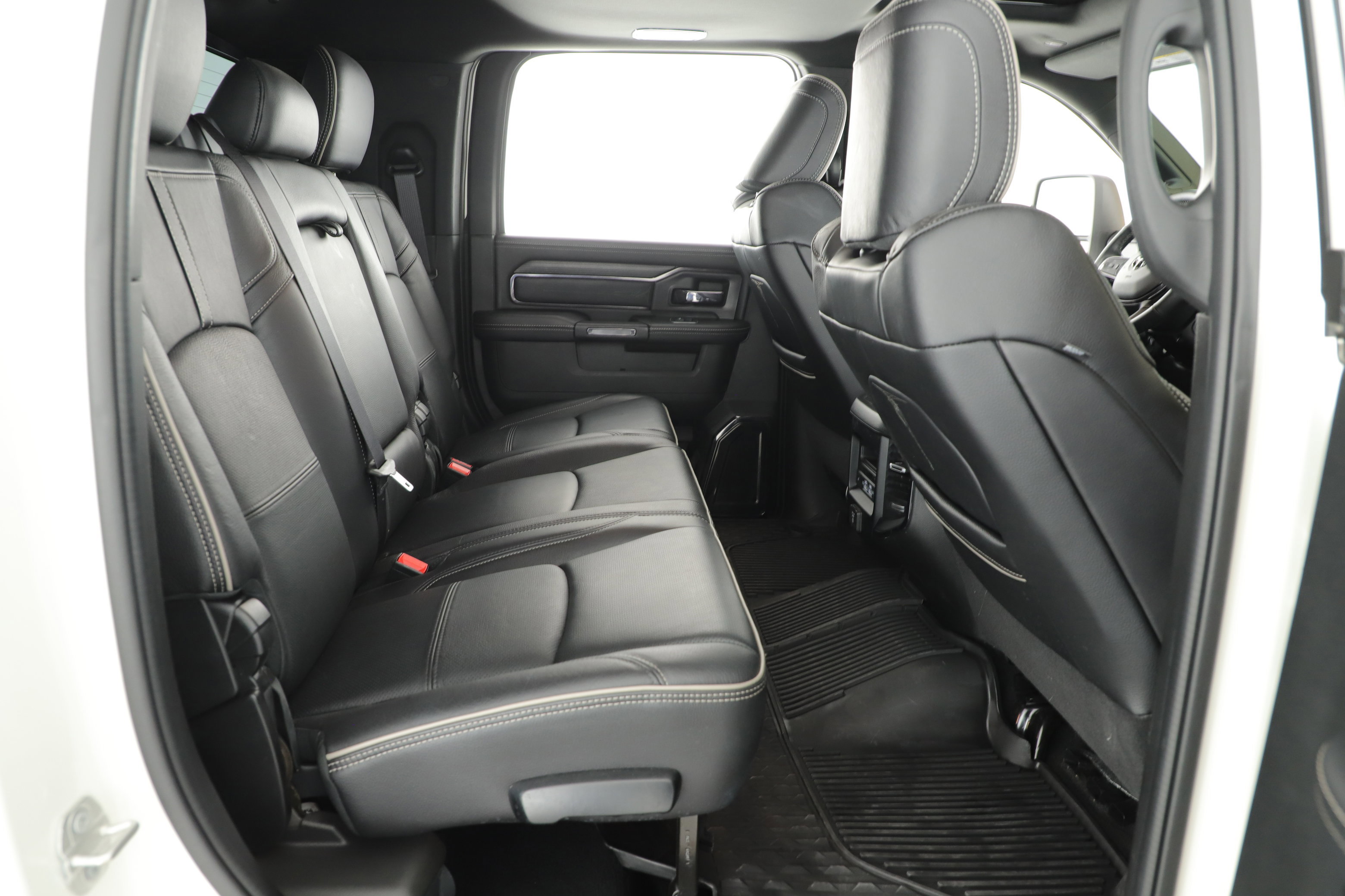 Used 2024 RAM 2500 Limited image 29