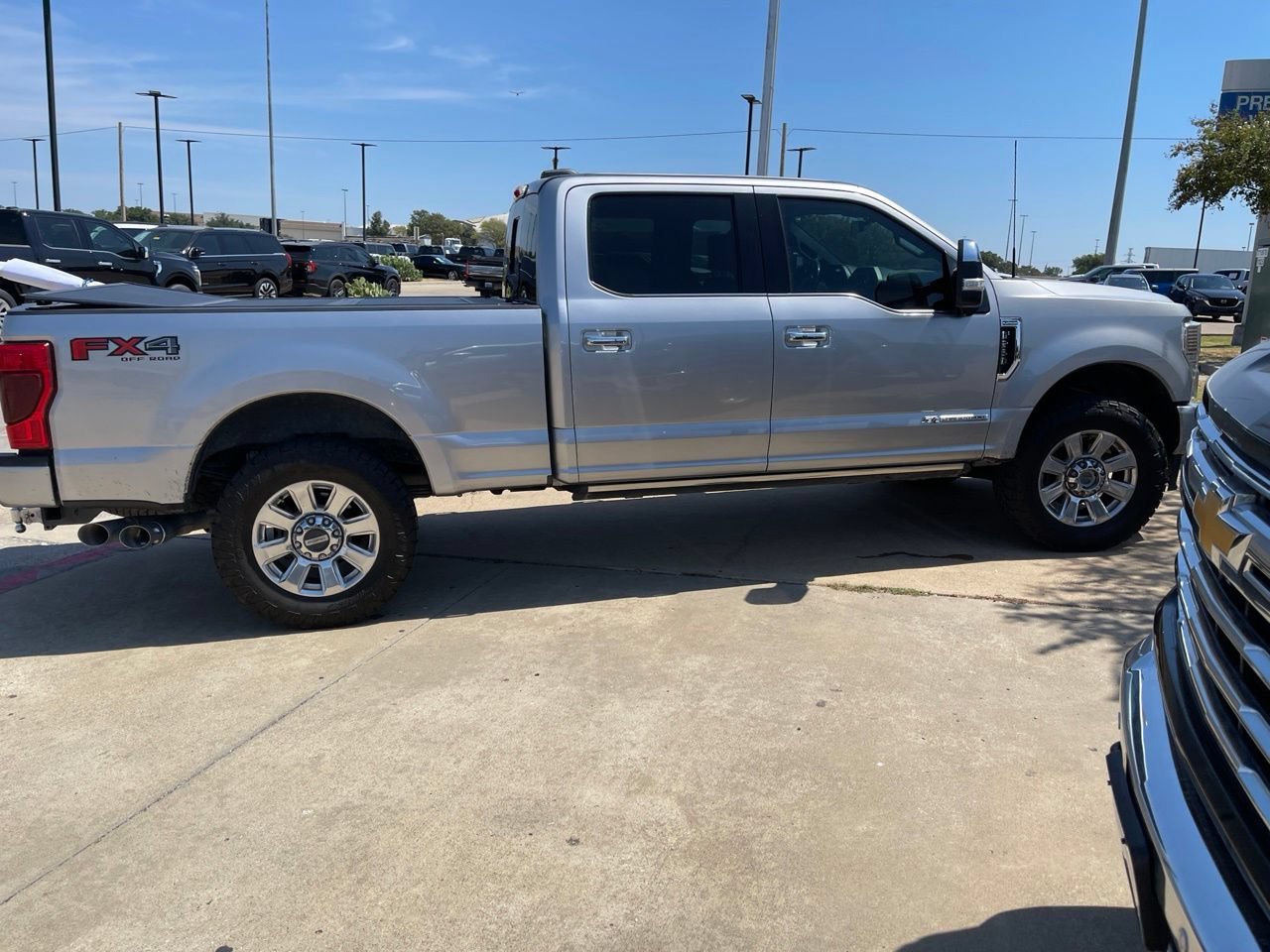Certified 2022 Ford F250 Platinum w/ FX4 Off-Road Package AWD/4WD image 13