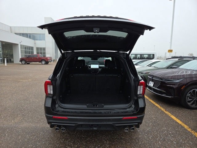 Certified 2025 Ford Explorer ST image 10