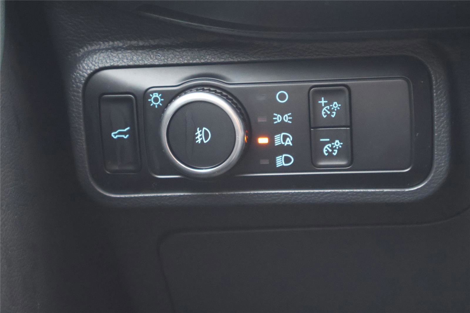 Certified 2025 Ford Explorer ST image 17