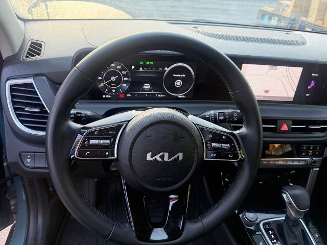 Used 2024 Kia Seltos EX FWD image 6