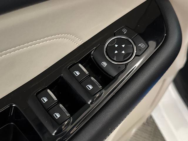 Certified 2018 Ford Edge Titanium w/ Equipment Group 302A image 17