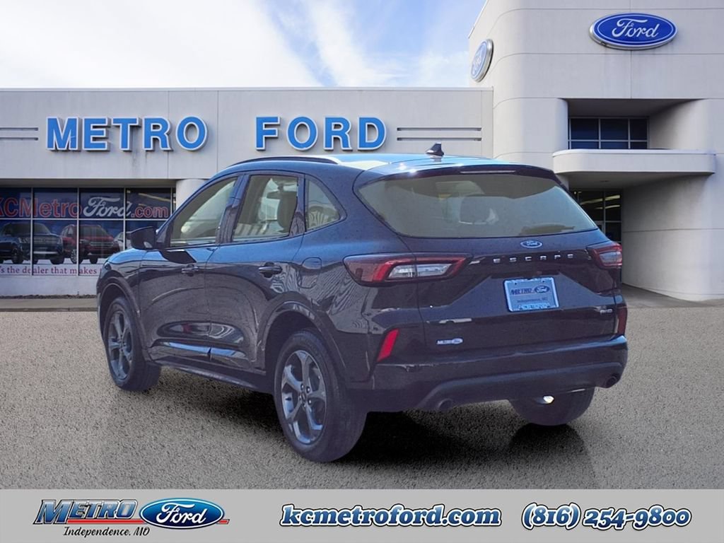 Certified 2024 Ford Escape ST-Line AWD/4WD image 5