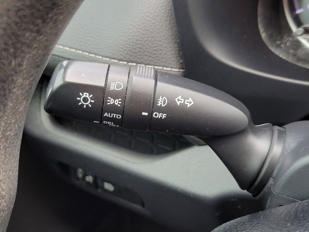 Used 2020 Toyota RAV4 XLE image 29