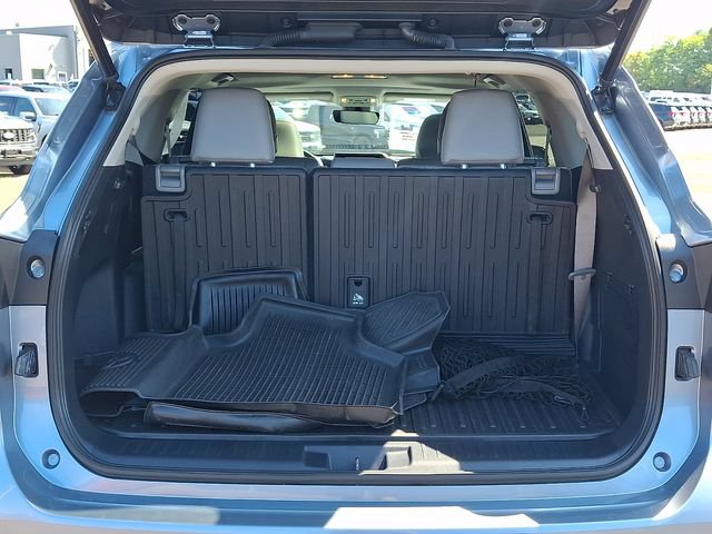 Used 2023 Toyota Highlander XLE FWD image 30