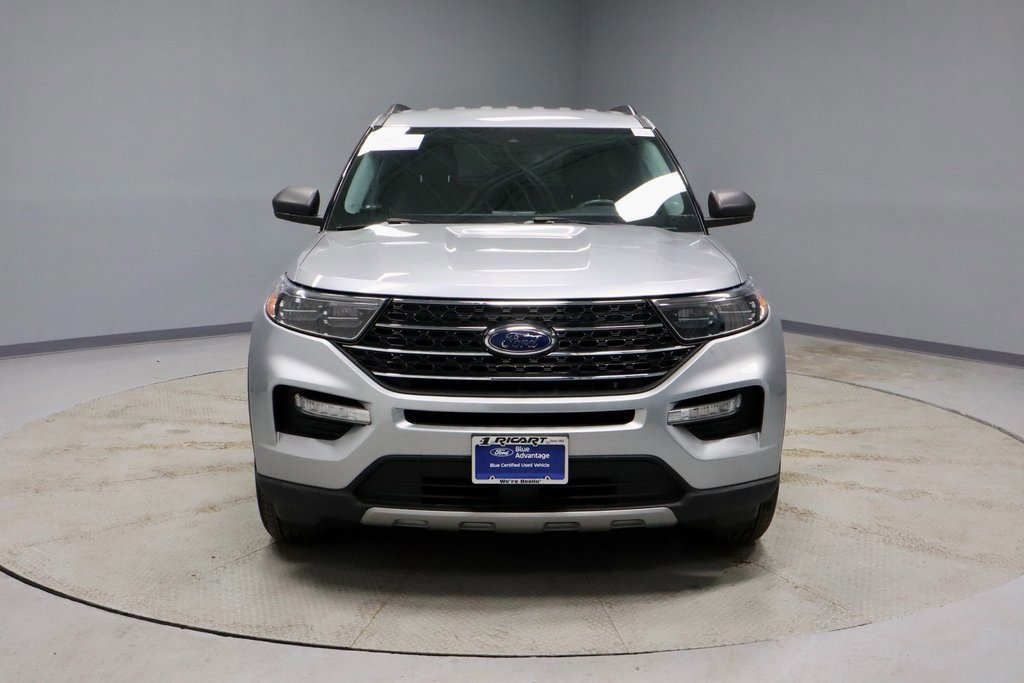 Certified 2022 Ford Explorer XLT w/ Equipment Group 202A image 8