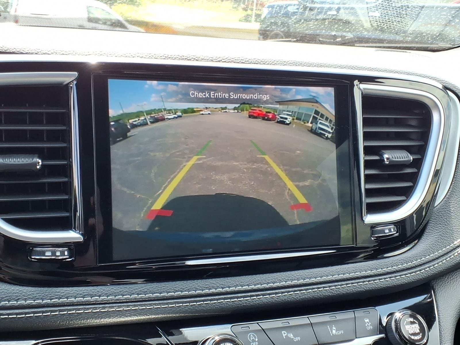 Used 2025 Chrysler Pacifica Limited FWD image 20