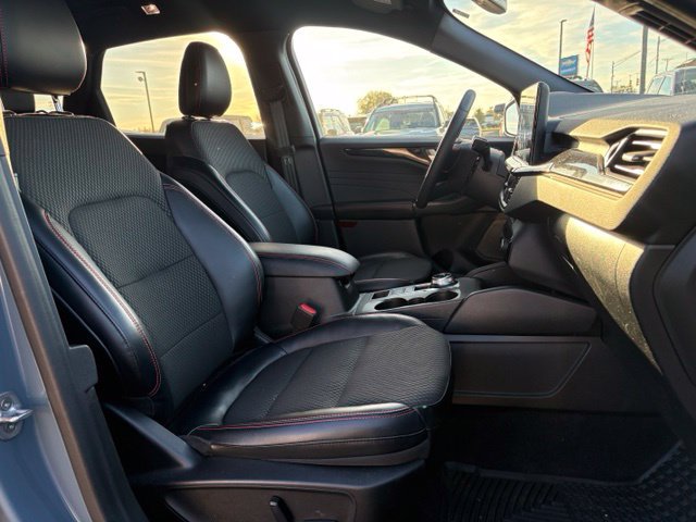 Certified 2023 Ford Escape ST-Line Elite AWD/4WD image 11