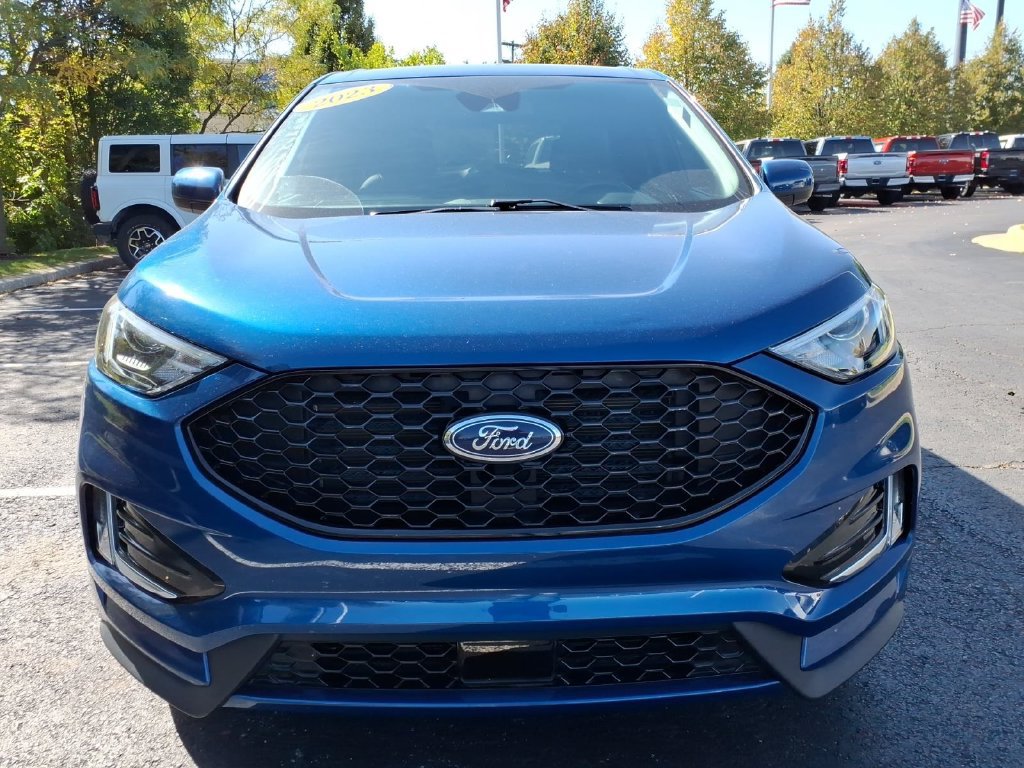 Certified 2023 Ford Edge ST-Line w/ Class II Trailer Tow Package AWD/4WD image 2