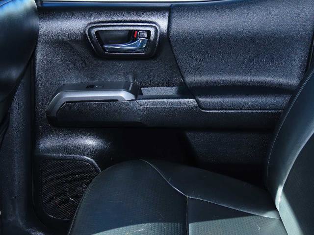 Used 2019 Toyota Tacoma TRD Off-Road image 19