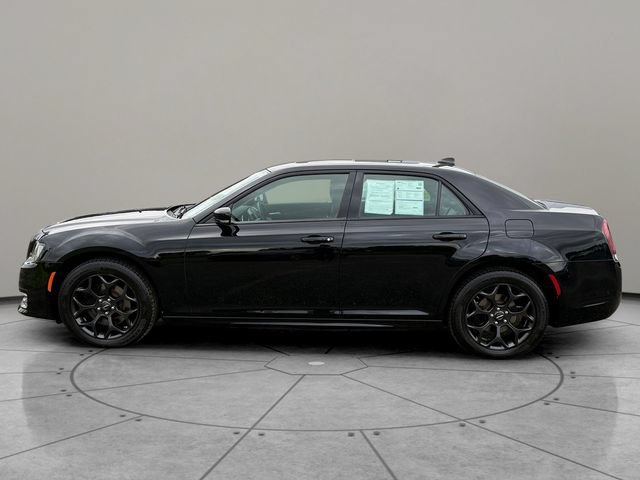 Used 2023 Chrysler 300 Touring L w/ Popular Equipment Group AWD/4WD image 9