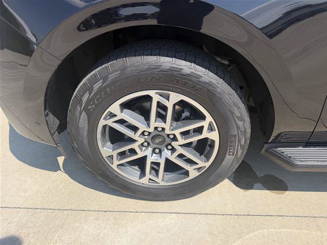 Certified 2025 Ford Expedition Active AWD/4WD image 35