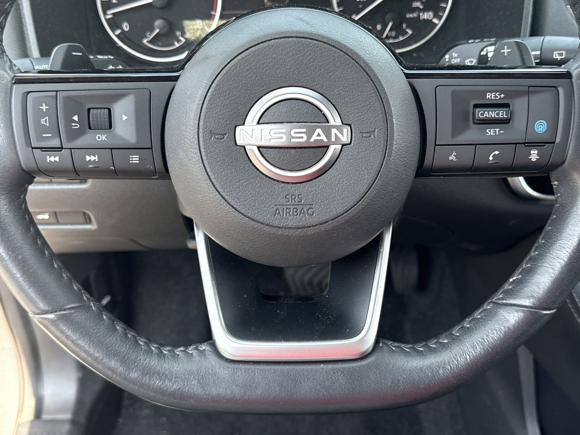 Used 2023 Nissan Rogue SL w/ SL Premium Package FWD image 12