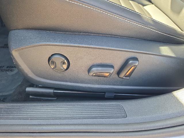 Used 2024 Volkswagen Jetta SE FWD image 19