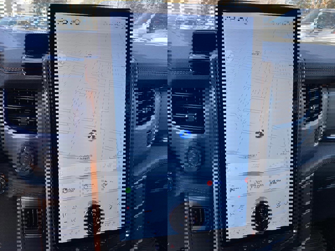 Certified 2025 Ford F150 Lightning Lariat image 28