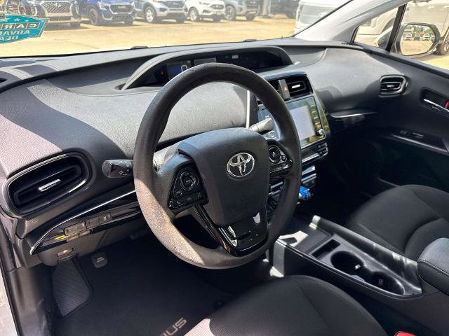 Used 2020 Toyota Prius L Eco FWD image 17