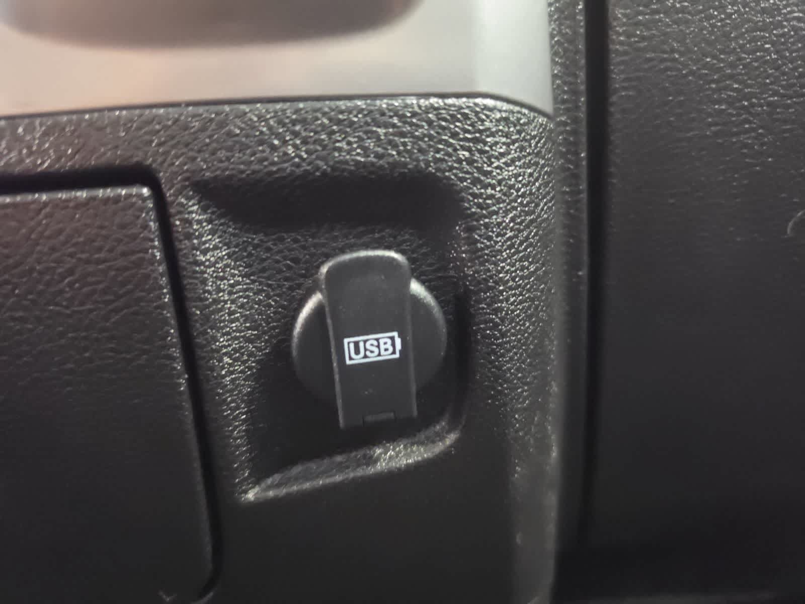 Used 2022 RAM 1500 Classic SLT AWD/4WD image 21