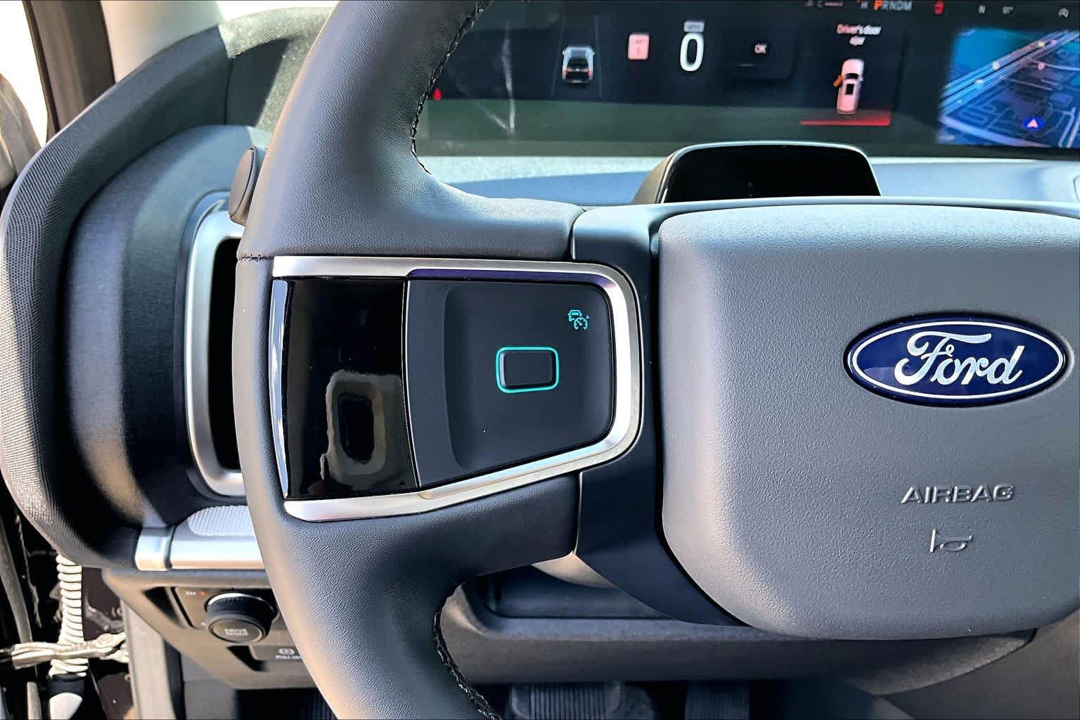 Certified 2025 Ford Expedition Active AWD/4WD image 24
