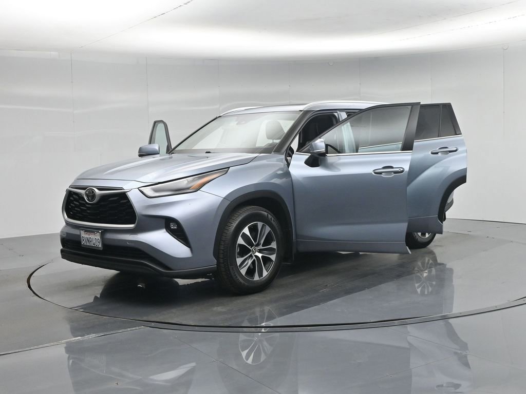 Used 2021 Toyota Highlander XLE image 54