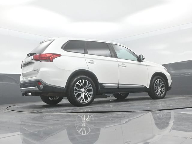 Used 2018 Mitsubishi Outlander SE AWD/4WD image 26
