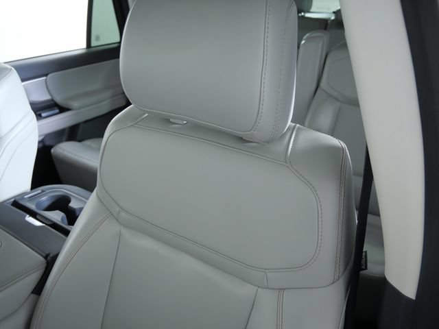 Certified 2025 Ford Expedition Active AWD/4WD image 19