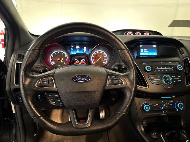 Certified 2018 Ford Focus ST FWD image 11
