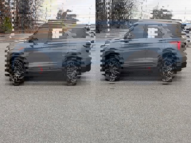 Certified 2025 Ford Explorer ST-Line w/ Premium Package image 2