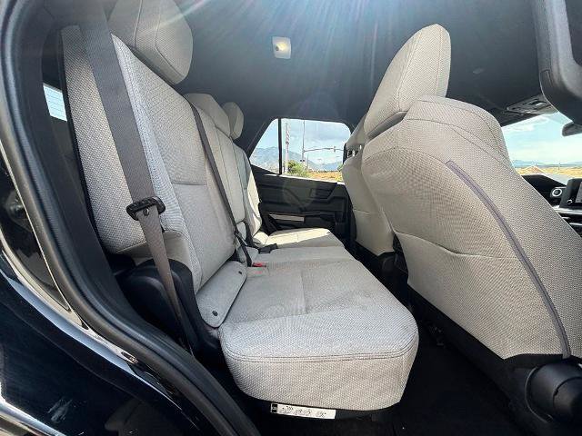 Used 2025 Toyota 4Runner SR5 AWD/4WD image 38