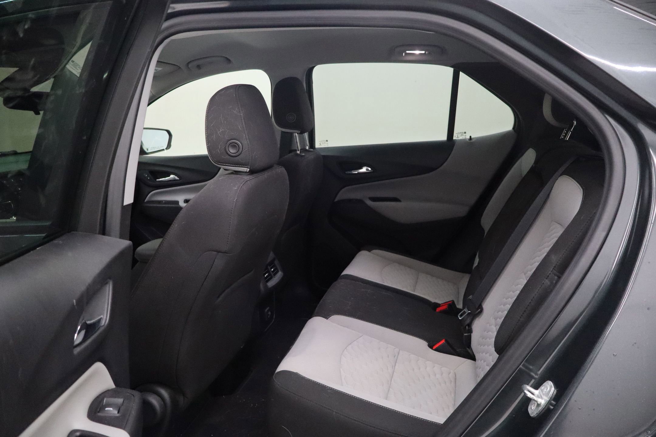 Used 2020 Chevrolet Equinox LS image 26