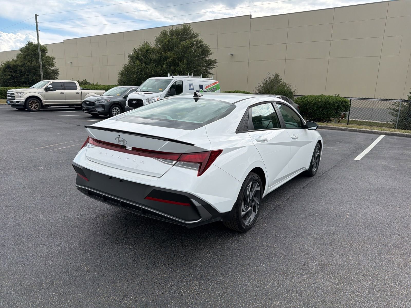 Used 2025 Hyundai Elantra Sport w/ Cargo Package FWD image 7