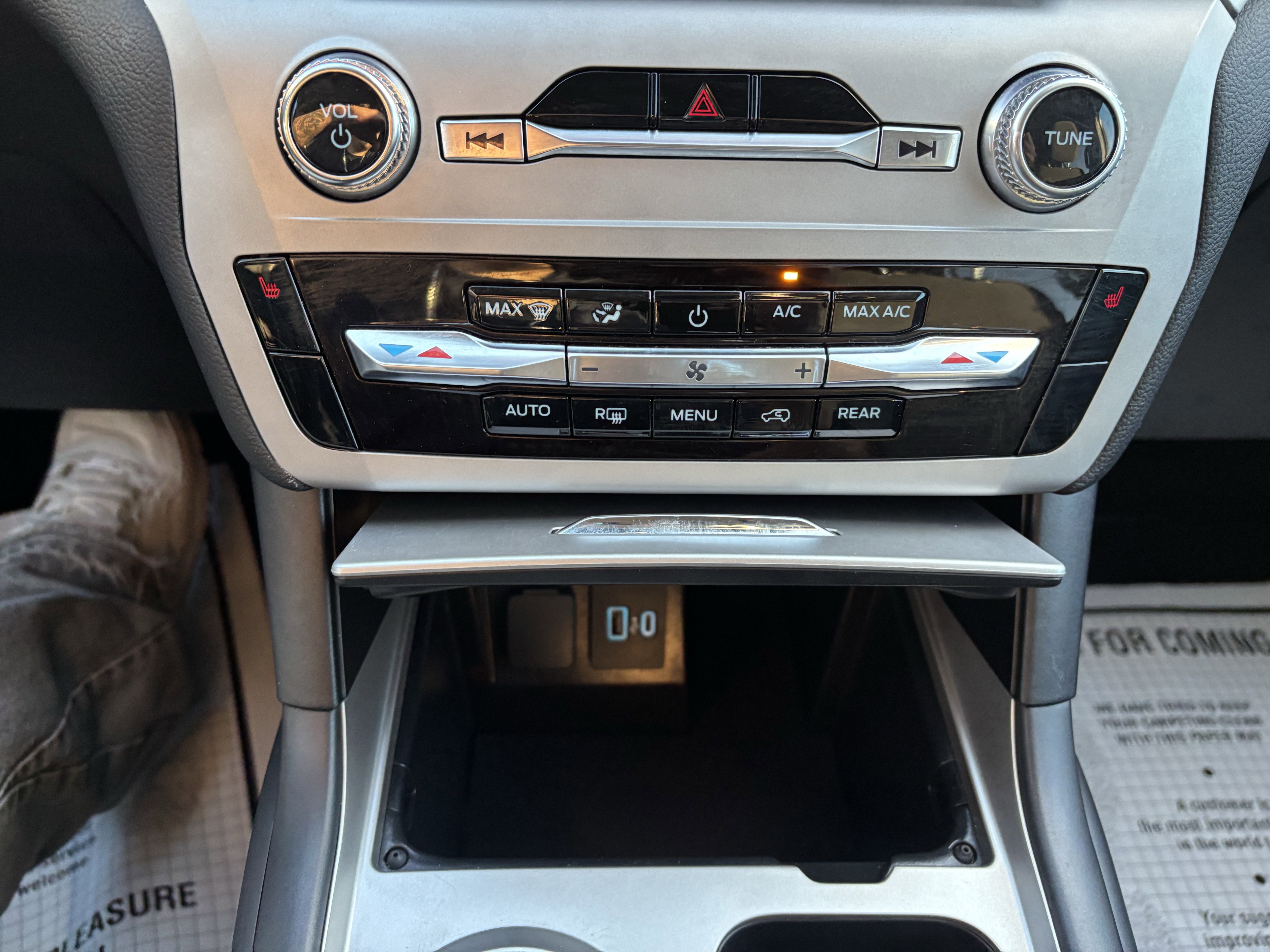 Certified 2023 Ford Explorer XLT image 39