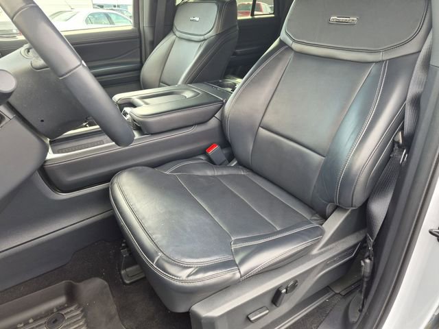 Certified 2025 Ford Expedition Platinum w/ Stealth Performance Package AWD/4WD image 11