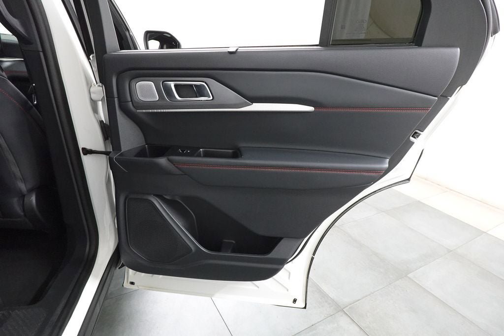 Certified 2025 Ford Explorer ST AWD/4WD image 33
