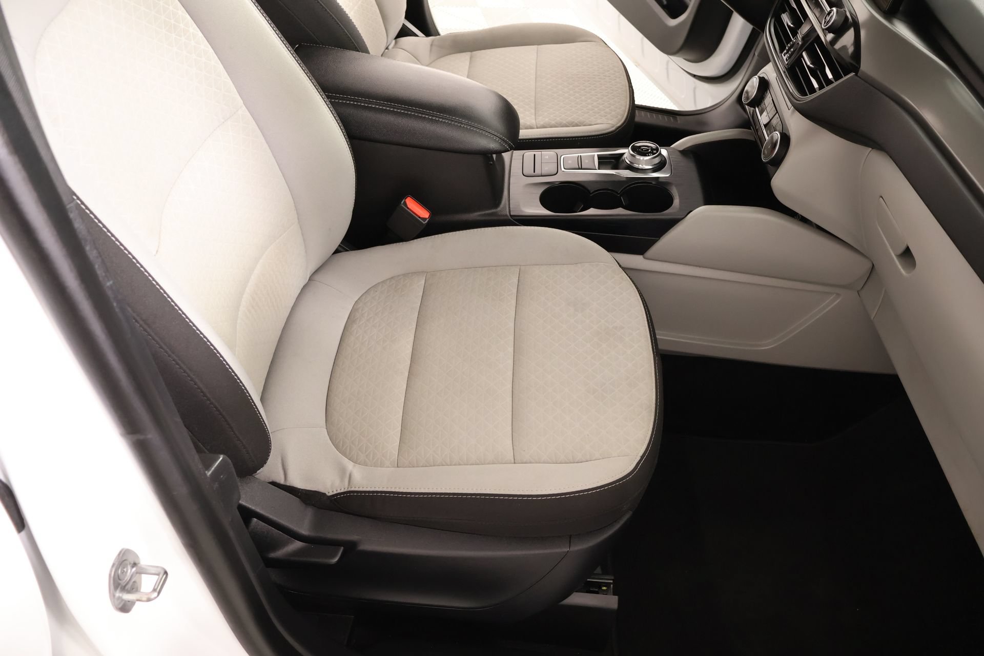 Certified 2025 Ford Escape Active FWD image 12