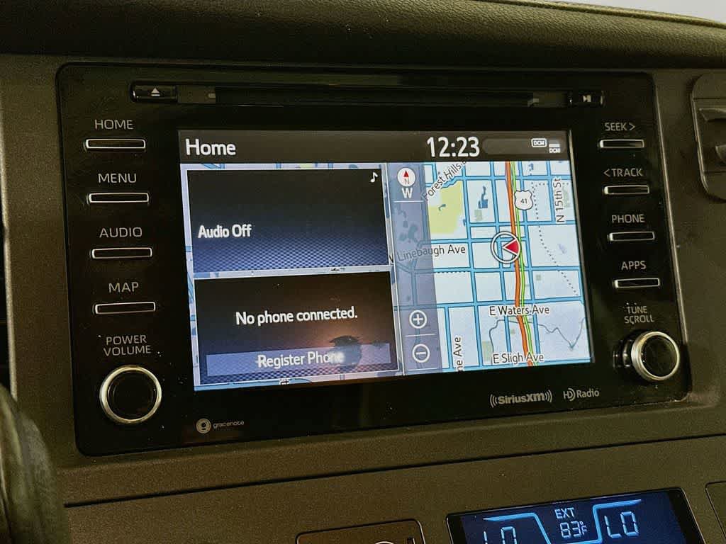 Used 2020 Toyota Sienna XLE w/ XLE Navigation Package FWD image 15